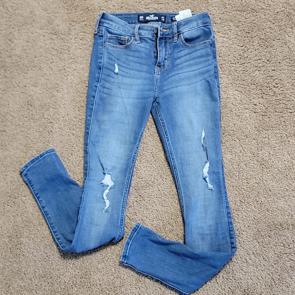 Mid-rise super skinny Hollister jeans